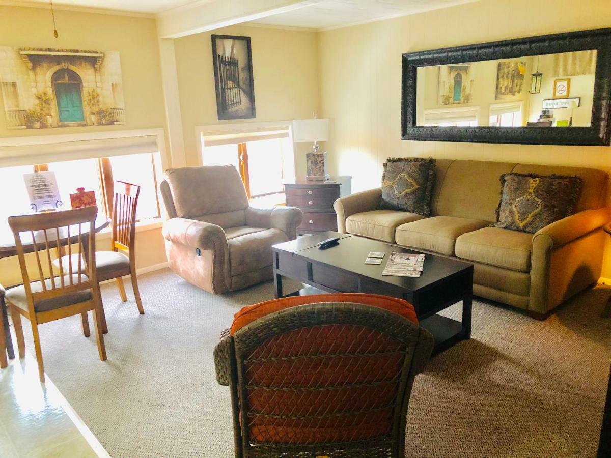 Galena Penthouse Overlooking Main Street With Free Off Street Parking Esterno foto