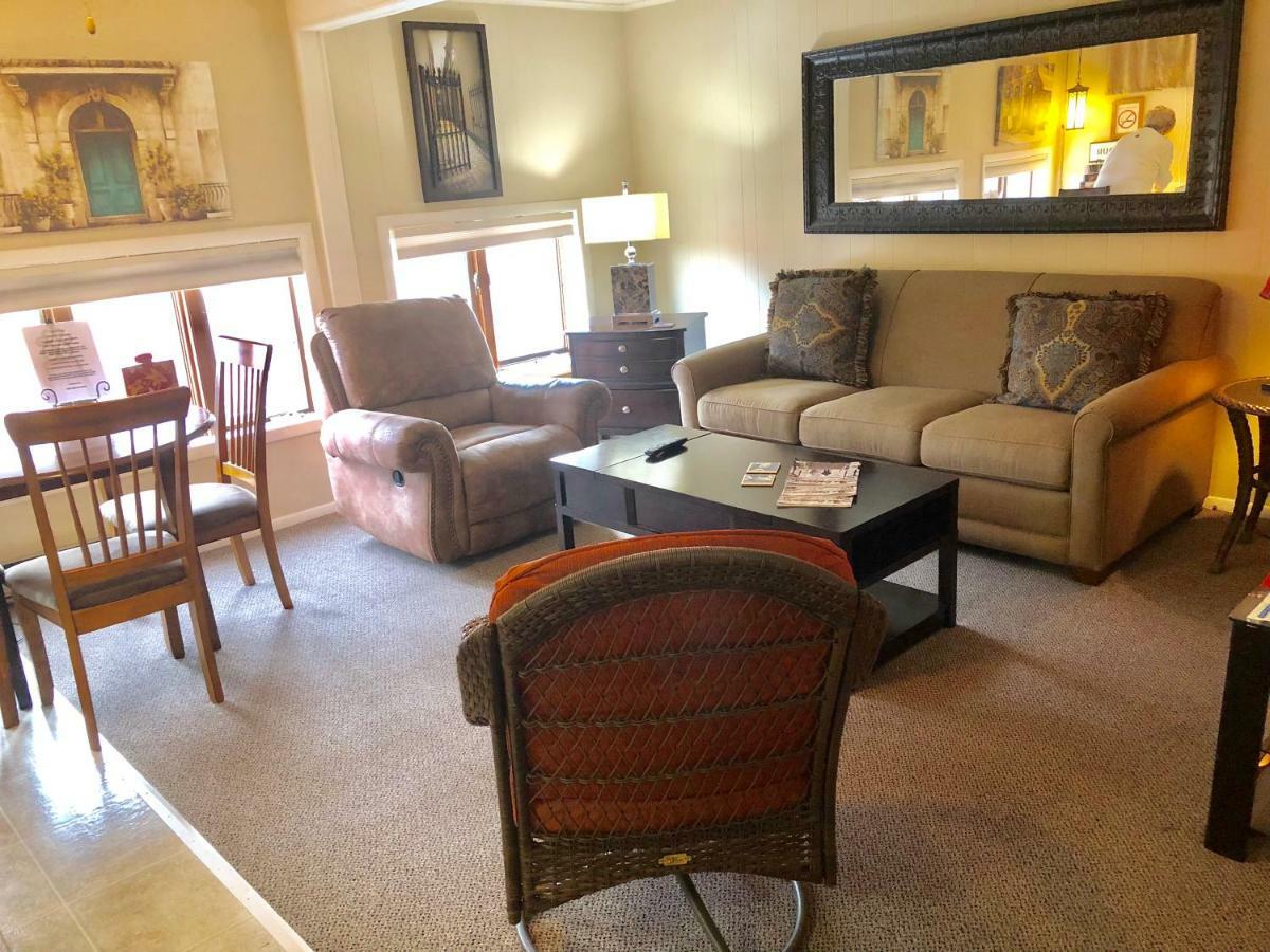 Galena Penthouse Overlooking Main Street With Free Off Street Parking Esterno foto